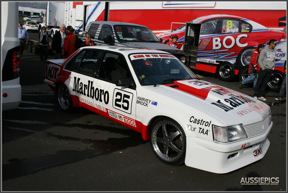 V8 Supercar shots from Bathurst 2011 : Peter Brock Commodore