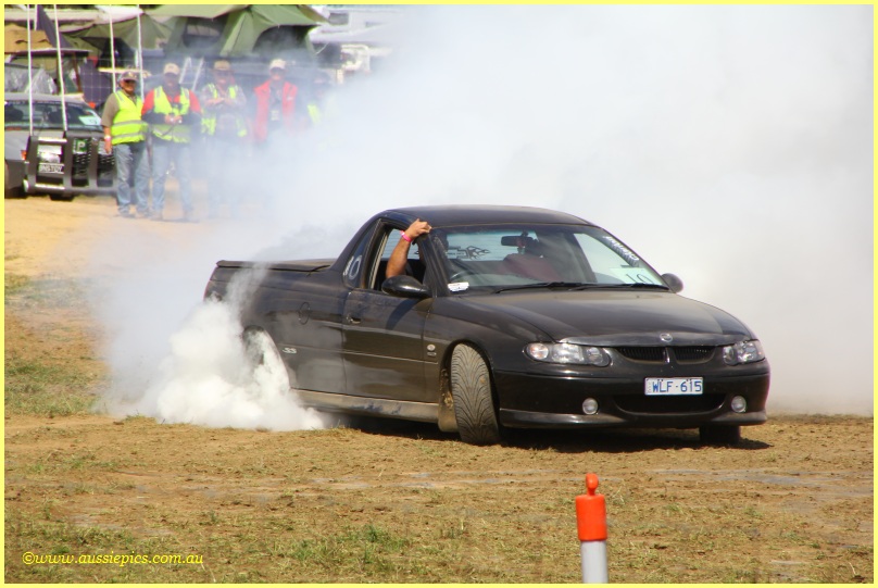 Trying to set the grass on fire : Deni Ute Muster 2010